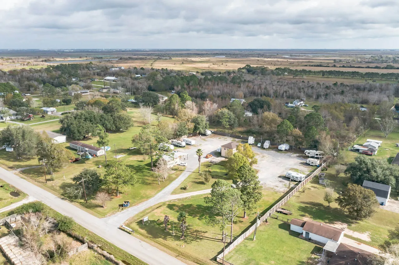 Distressed property front facade