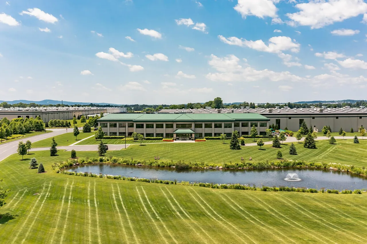 Uline warehouse exterior photography