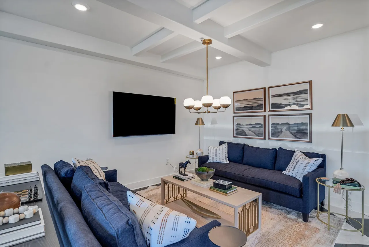 Apartment living room in McDonough, GA