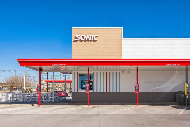 Retail exterior in Anthony, TX