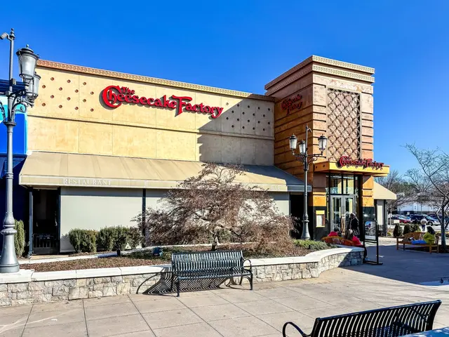 Bridge Street Town Centre streetscape