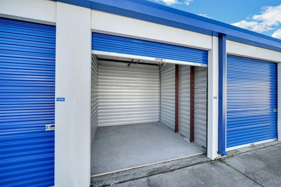 Self storage facility with climate-controlled units