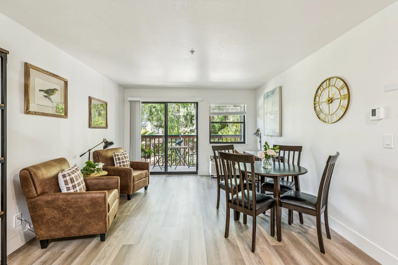 Senior living dining room in Vallejo, CA