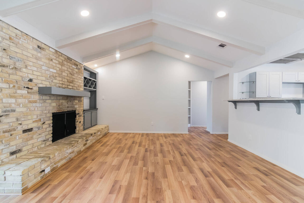 Living Room 1 Before